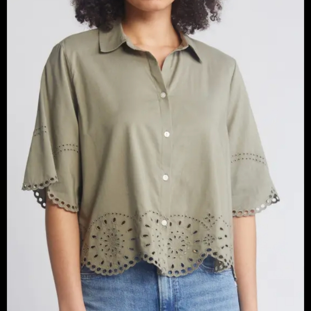 beachlunchlounge Women's Green Eyelet Trim Button Fromt Blouse Med